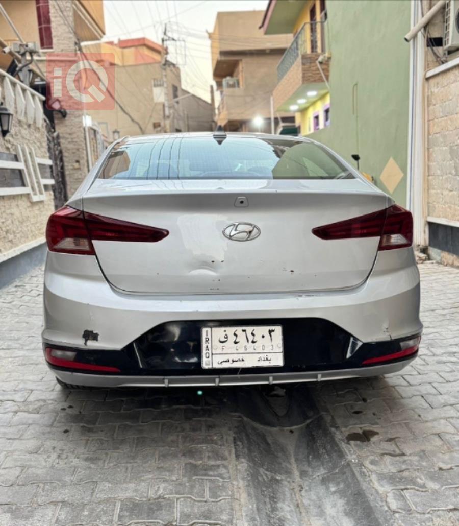هیوندای ئەلەنترا